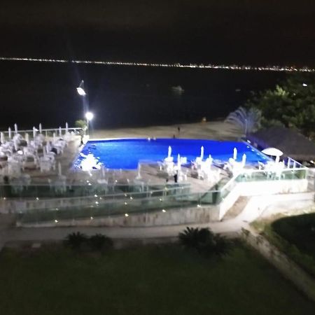 Apartamento Pe Na Areia Frente Para O Mar E Piscina Na Prainha Caraguatatuba Exterior foto