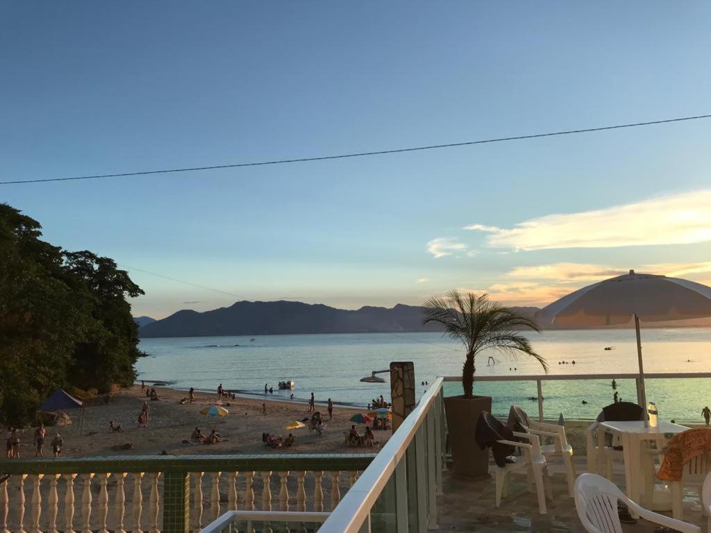 Apartamento Pe Na Areia Frente Para O Mar E Piscina Na Prainha Caraguatatuba Exterior foto